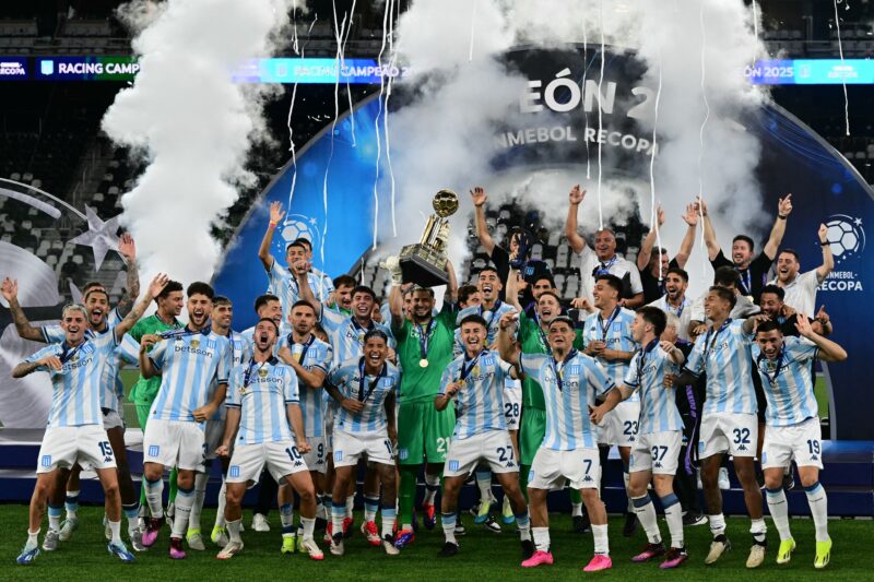 Racing é campeão da Recopa!​
