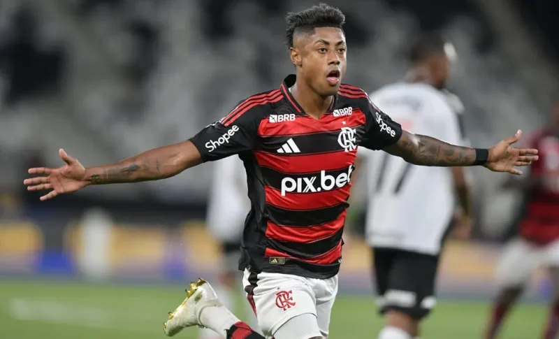 Flamengo vence o Vasco e larga na frente