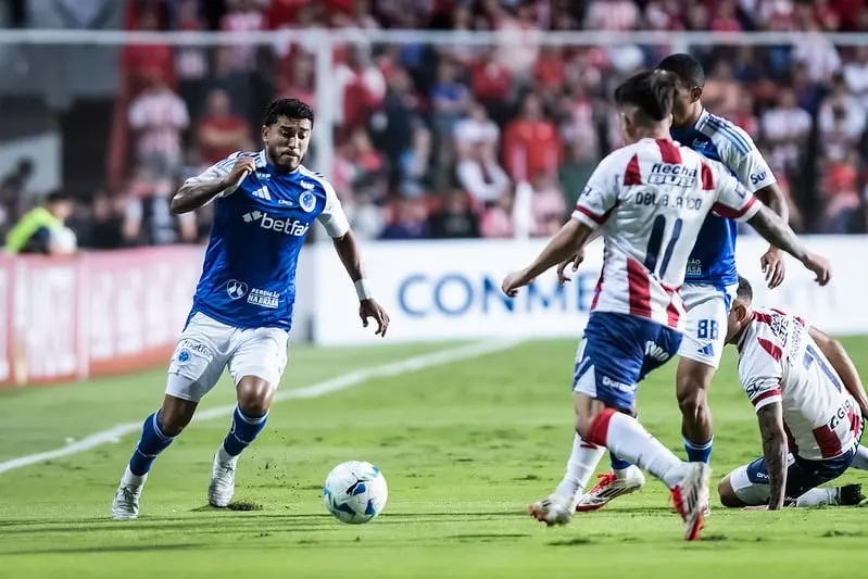 Cruzeiro é derrotado na estreia da Sula