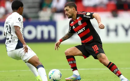 Flamengo tropeça e se complica no grupo