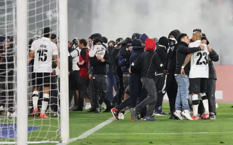 Colo-Colo x Fortaleza é cancelado
