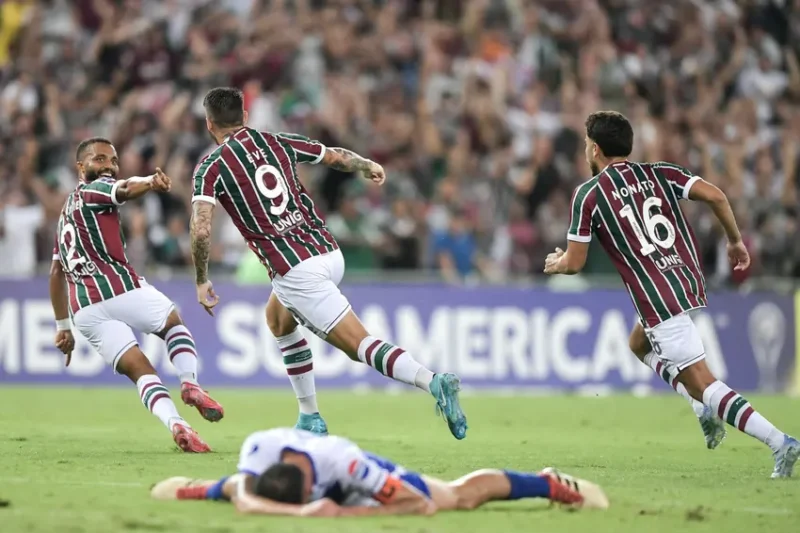 Fluminense goleia e lidera seu grupo