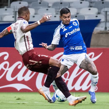 Cruzeiro perde e piora crise