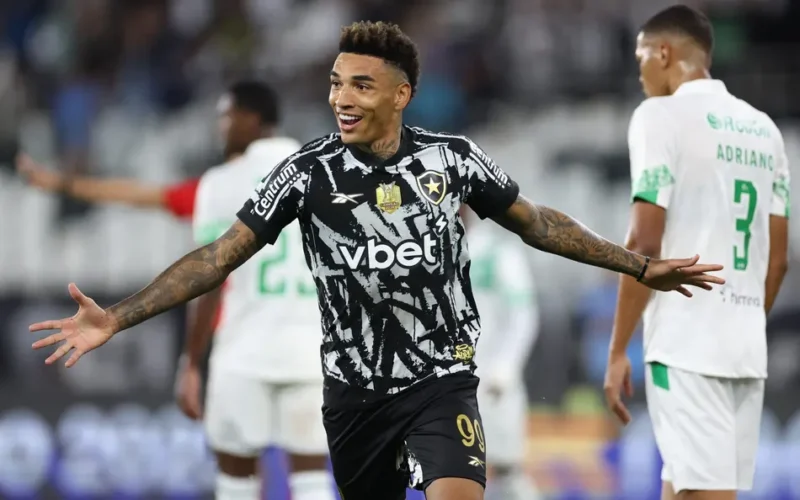 Botafogo vence o Juve e sobe na tabela