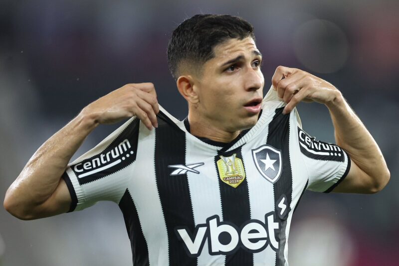 Clássico Vovô: Botafogo vence Flu