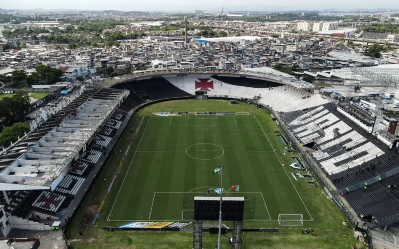 Bepe veta clássico em São Januário
