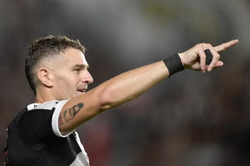 Vasco vence e homenageia Dinamite