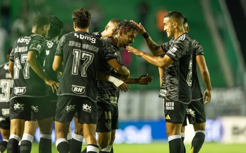 Atlético vence com gol de Scarpa