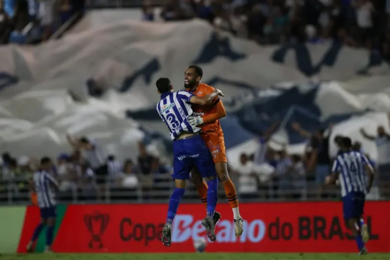 Grêmio perde e se complica na Copa