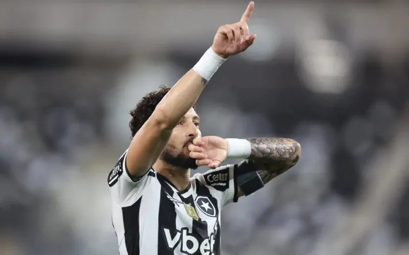 Botafogo goleia e encaminha vaga